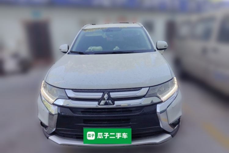 Used Mitsubishi Outlander 2016 2.4L 4x4 Elite Edition 5 Seats Front