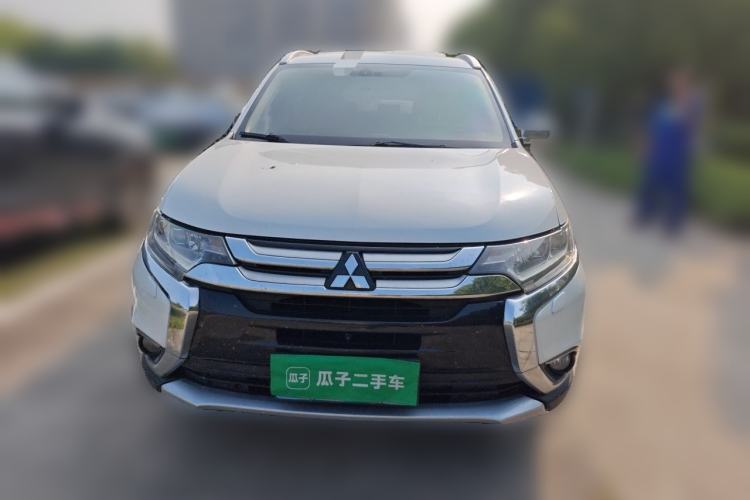 Used Mitsubishi Outlander 2016 2.4L 4x4 Elite Edition 5 Seats Front
