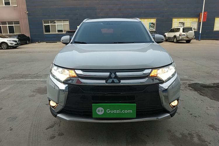 Used Mitsubishi Outlander 2016 2.4L 4x4 Elite Edition 5 Seats Front