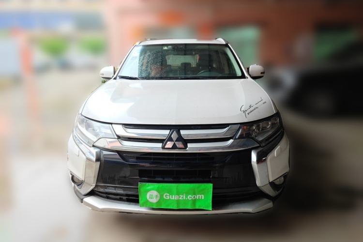 Used Mitsubishi Outlander 2016 2.4L 4x4 Elite Edition 5 Seats Front