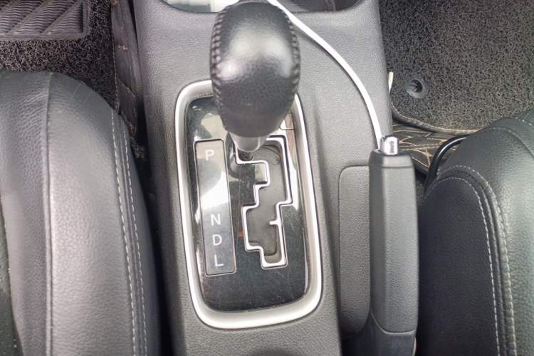 Used Mitsubishi Outlander 2016 2.4L 4x4 Elite Edition 5 Seats Gear Lever