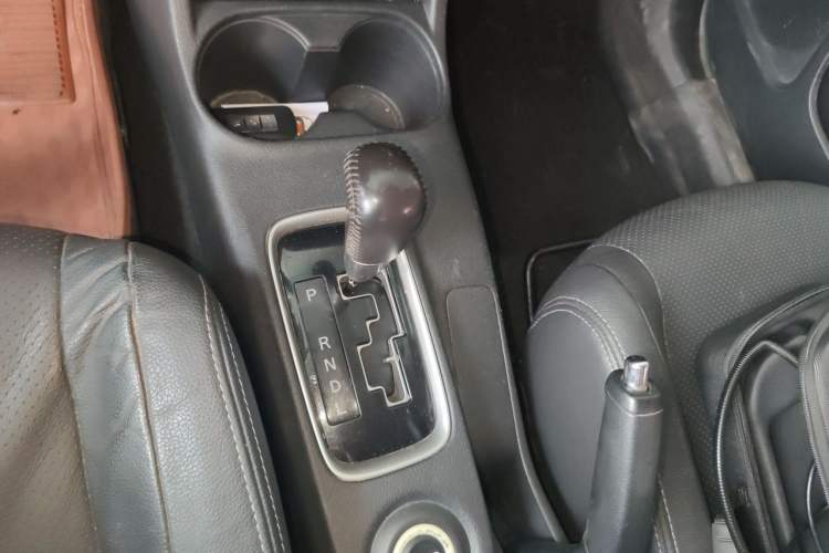 Used Mitsubishi Outlander 2016 2.4L 4x4 Elite Edition 5 Seats Gear Lever