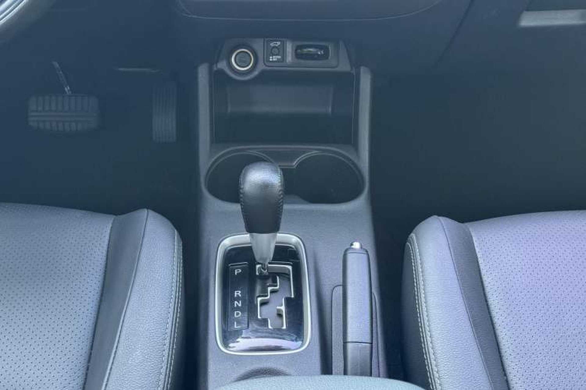 Used Mitsubishi Outlander 2016 2.4L 4x4 Elite Edition 5 Seats Gear Lever