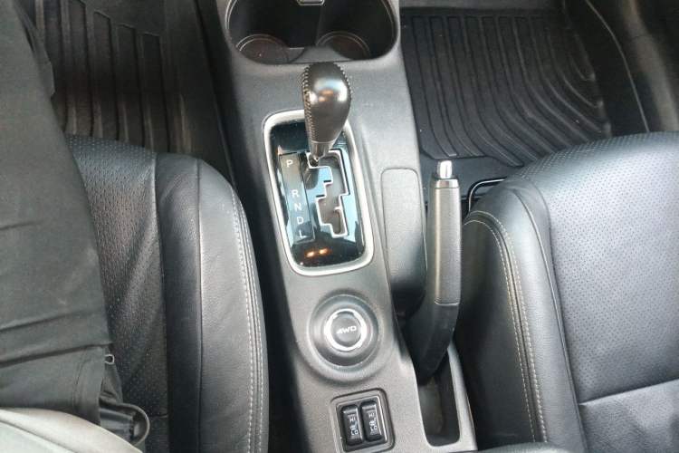Used Mitsubishi Outlander 2016 2.4L 4x4 Elite Edition 5 Seats Gear Lever