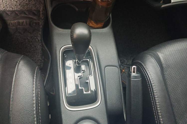 Used Mitsubishi Outlander 2016 2.4L 4x4 Elite Edition 5 Seats Gear Lever