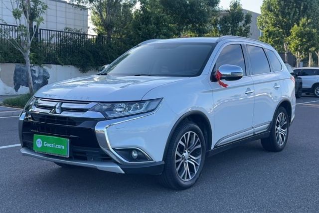 Used Mitsubishi Outlander 2016 2.4L 4x4 Elite Edition 7-Seater