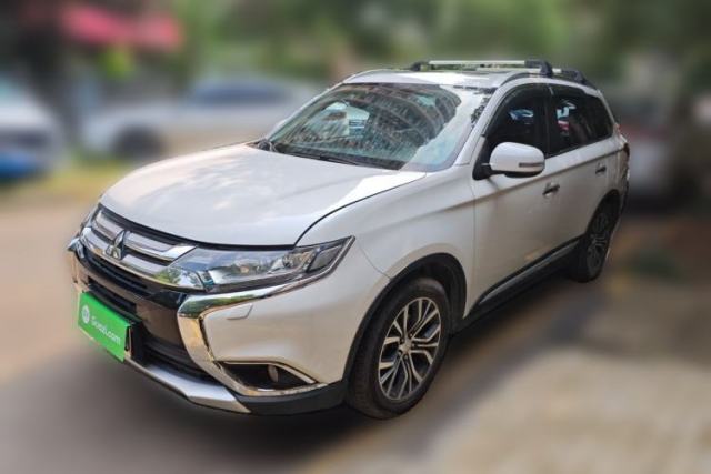 Used Mitsubishi Outlander 2016 2.4L 4x4 Luxury Edition 7-Seater