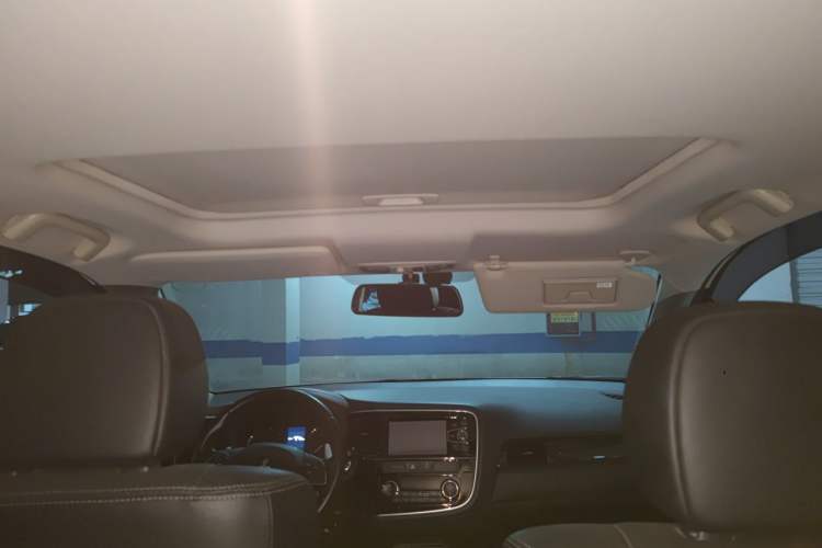 Used Mitsubishi Outlander 2016 2.4L 4x4 Elite Edition 5 Seats Headliner