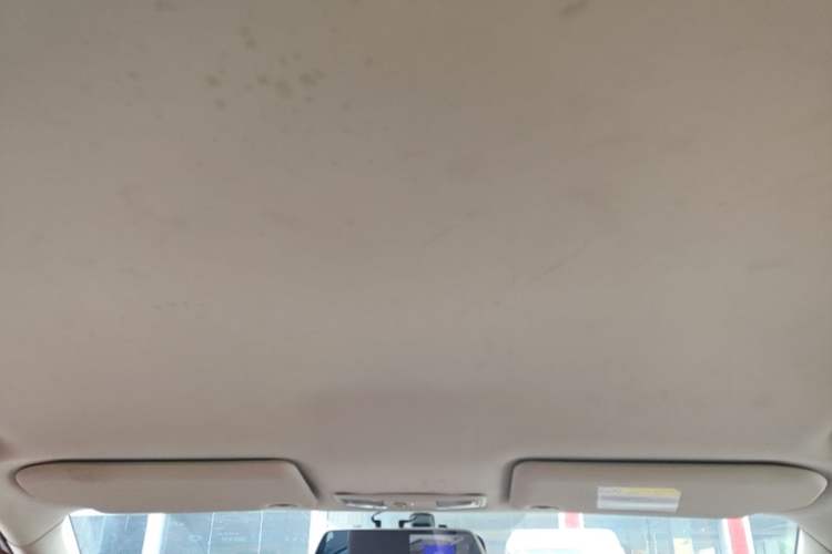 Used Mitsubishi Outlander 2016 2.0L Two-Wheel Drive Fashion Edition 5 Seats Headliner