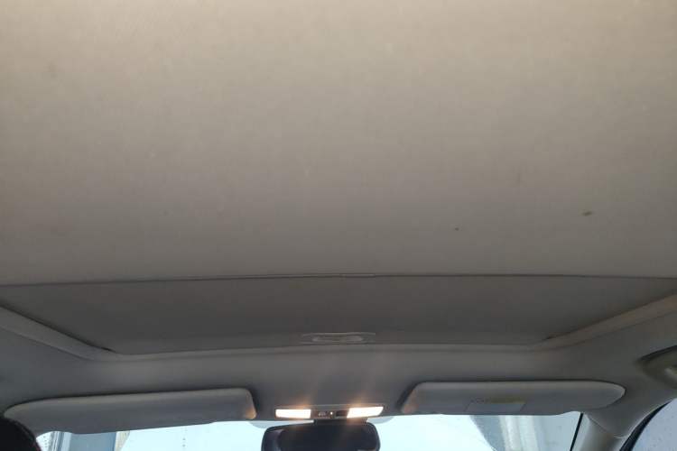 Used Mitsubishi Outlander 2016 2.4L 4x4 Luxury Edition 7-Seater Headliner