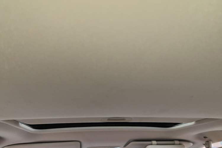 Used Mitsubishi Outlander 2016 2.4L 4x4 Luxury Edition 7-Seater Headliner
