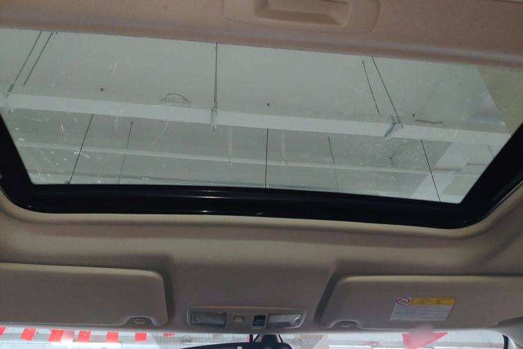 Used Mitsubishi Outlander 2016 2.4L 4x4 Elite Edition 7-Seater Headliner