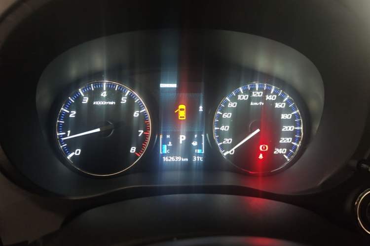 Used Mitsubishi Outlander 2016 2.4L 4x4 Luxury Edition 7-Seater Instrument Cluster