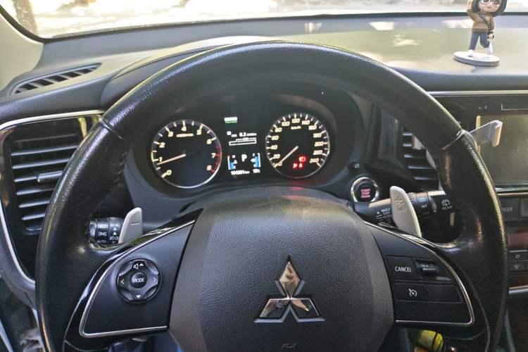 Used Mitsubishi Outlander 2016 2.4L 4x4 Elite Edition 5 Seats Instrument Cluster