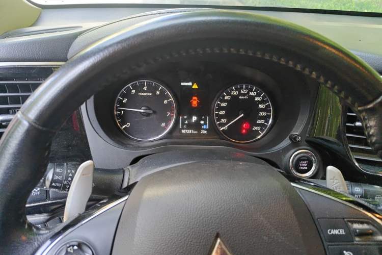 Used Mitsubishi Outlander 2016 2.4L 4x4 Elite Edition 5 Seats Instrument Cluster