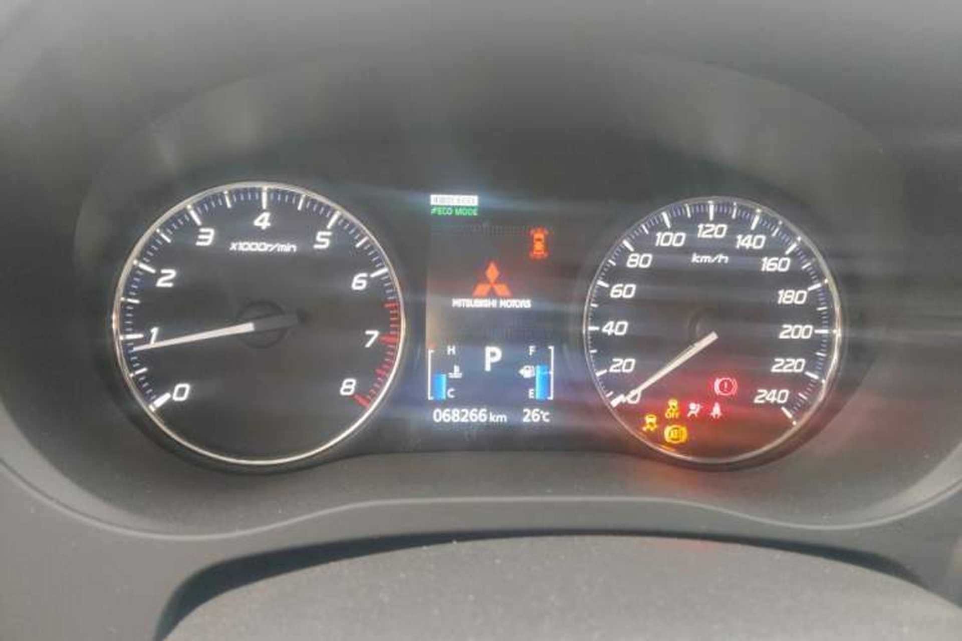 Used Mitsubishi Outlander 2016 2.4L 4x4 Elite Edition 5 Seats Instrument Cluster