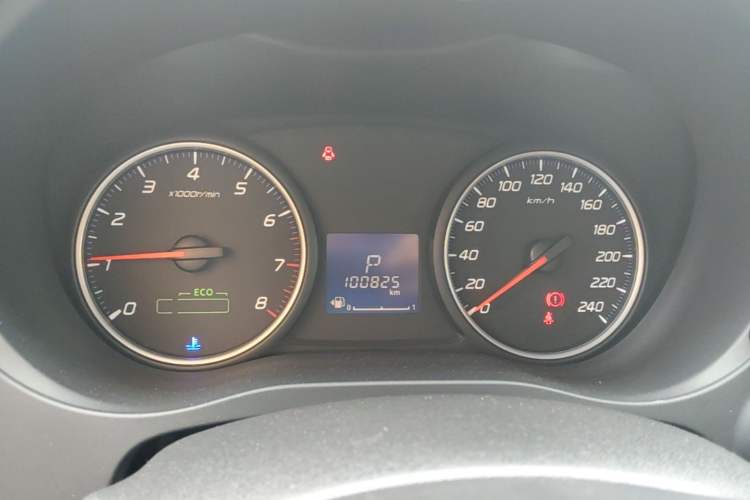 Used Mitsubishi Outlander 2016 2.0L Two-Wheel Drive Fashion Edition 5 Seats Instrument Cluster