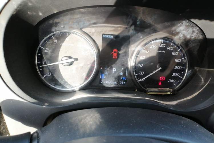 Used Mitsubishi Outlander 2016 2.4L 4x4 Elite Edition 7-Seater Instrument Cluster