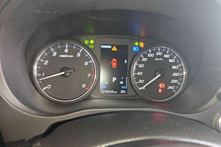 Used Mitsubishi Outlander 2016 2.4L 4x4 Elite Edition 5 Seats Instrument Cluster