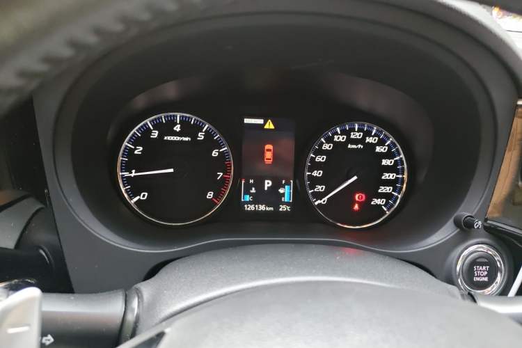 Used Mitsubishi Outlander 2016 2.4L 4x4 Elite Edition 7-Seater Instrument Cluster