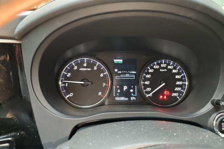 Used Mitsubishi Outlander 2016 2.4L 4x4 Luxury Edition 7-Seater Instrument Cluster