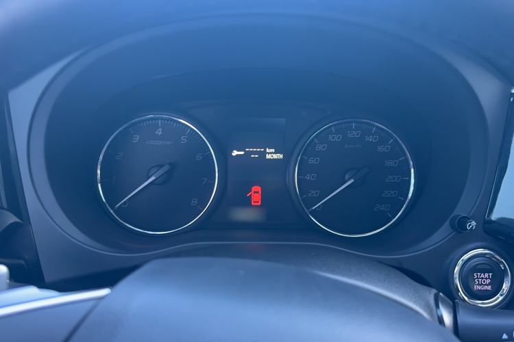 Used Mitsubishi Outlander 2016 2.4L 4x4 Elite Edition 7-Seater Instrument Cluster