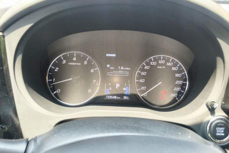 Used Mitsubishi Outlander 2016 2.4L 4x4 Luxury Edition 7-Seater Instrument Cluster
