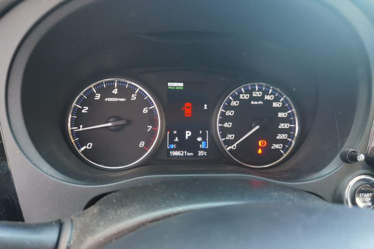 Used Mitsubishi Outlander 2016 2.4L 4x4 Luxury Edition 7-Seater Instrument Cluster