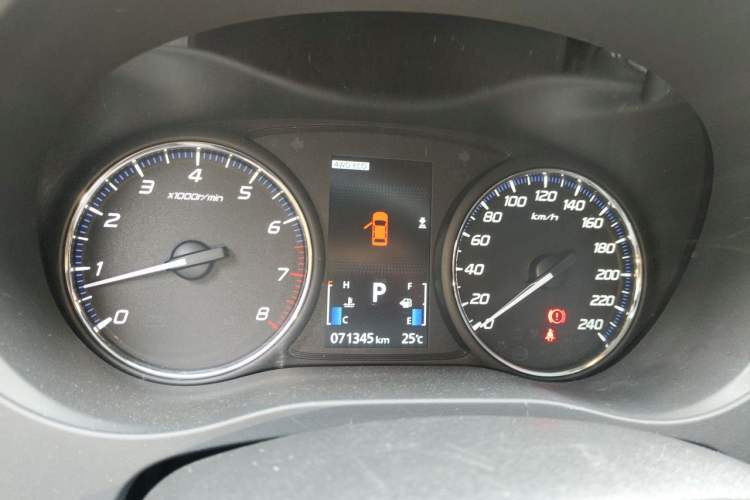 Used Mitsubishi Outlander 2016 2.4L 4x4 Elite Edition 5 Seats Instrument Cluster