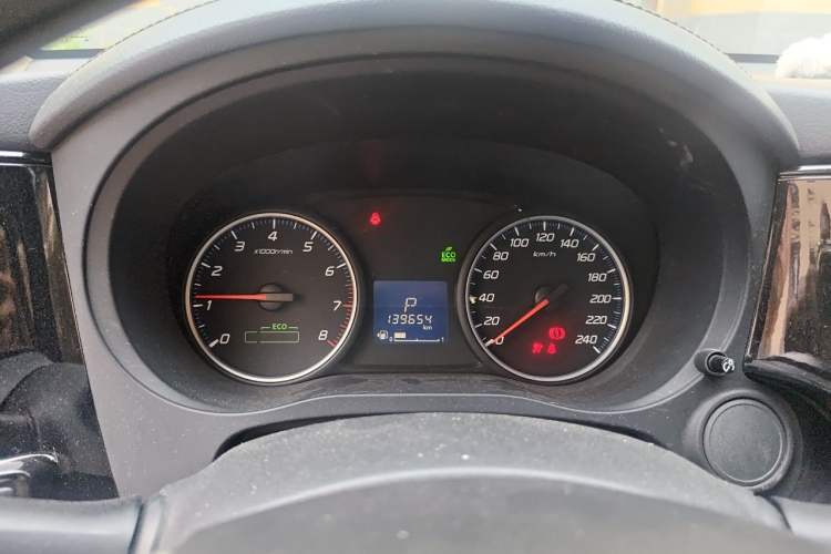 Used Mitsubishi Outlander 2016 2.0L Two-Wheel Drive Fashion Edition 5 Seats Instrument Cluster