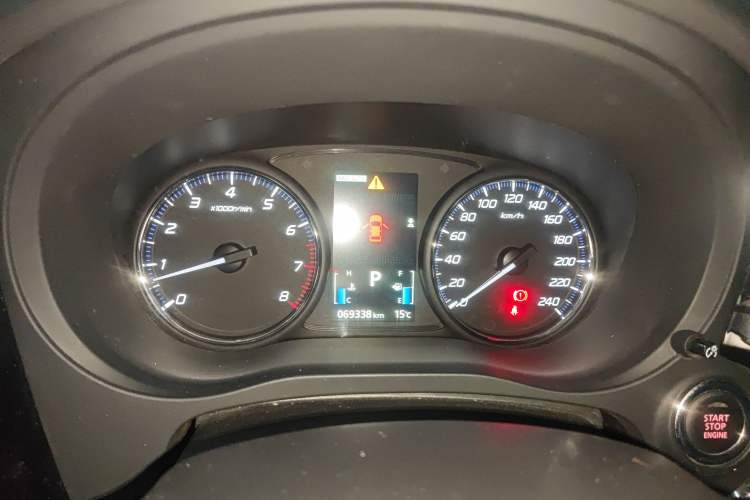 Used Mitsubishi Outlander 2016 2.4L 4x4 Elite Edition 7-Seater Instrument Cluster