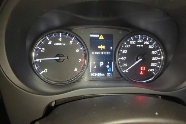 Used Mitsubishi Outlander 2016 2.4L 4x4 Elite Edition 7-Seater Instrument Cluster