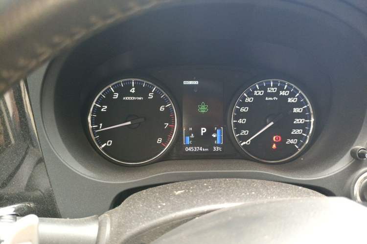 Used Mitsubishi Outlander 2016 2.4L 4x4 Luxury Edition 7-Seater Instrument Cluster