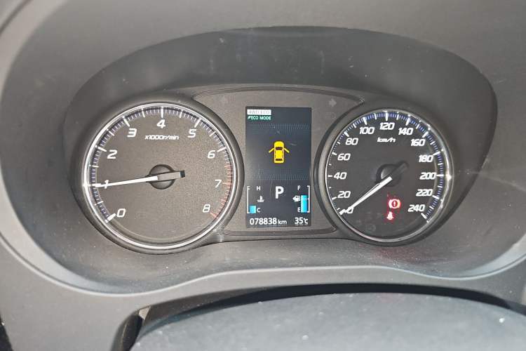 Used Mitsubishi Outlander 2016 2.4L 4x4 Elite Edition 5 Seats Instrument Cluster