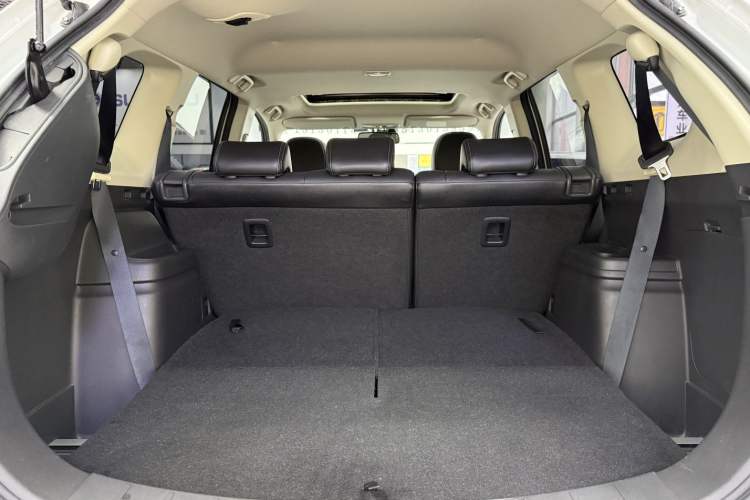 Used Mitsubishi Outlander 2016 2.4L 4x4 Elite Edition 7-Seater Interior 11