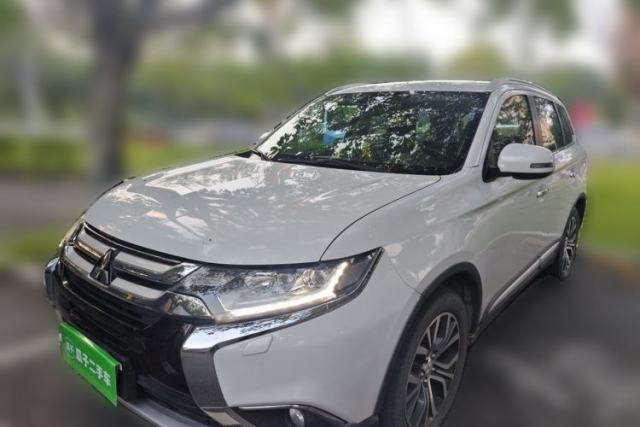 Used Mitsubishi Outlander 2016 2.4L 4x4 Luxury Edition 7-Seater