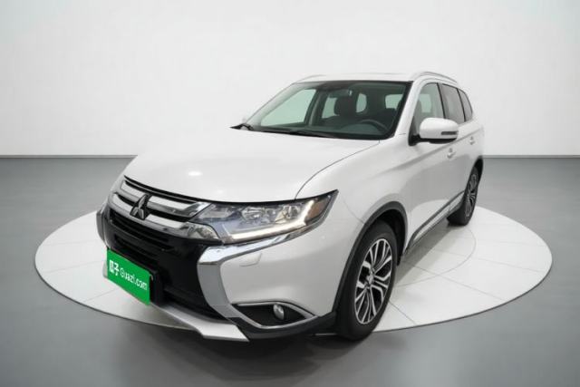 Mitsubishi Outlander 2016 2.4L 4x4 Luxury Edition 7-Seater usado