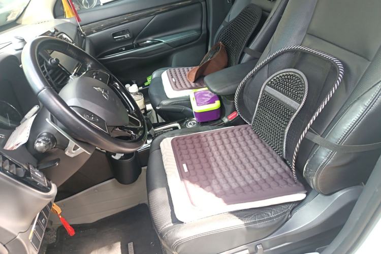 Used Mitsubishi Outlander 2016 2.4L 4x4 Elite Edition 7-Seater Left Front Seat
