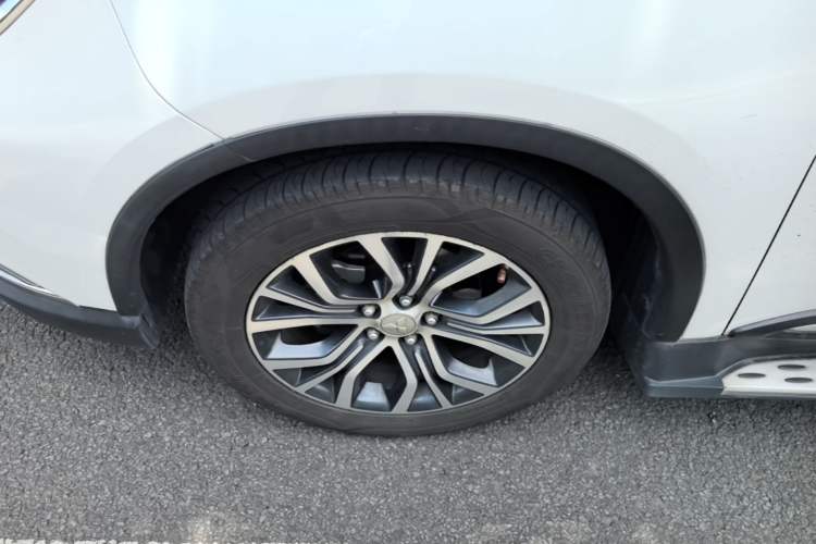 Used Mitsubishi Outlander 2016 2.4L 4x4 Elite Edition 5 Seats Left Front Wheel Hub