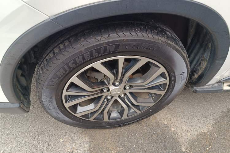 Used Mitsubishi Outlander 2016 2.4L 4x4 Elite Edition 5 Seats Left Front Wheel Hub