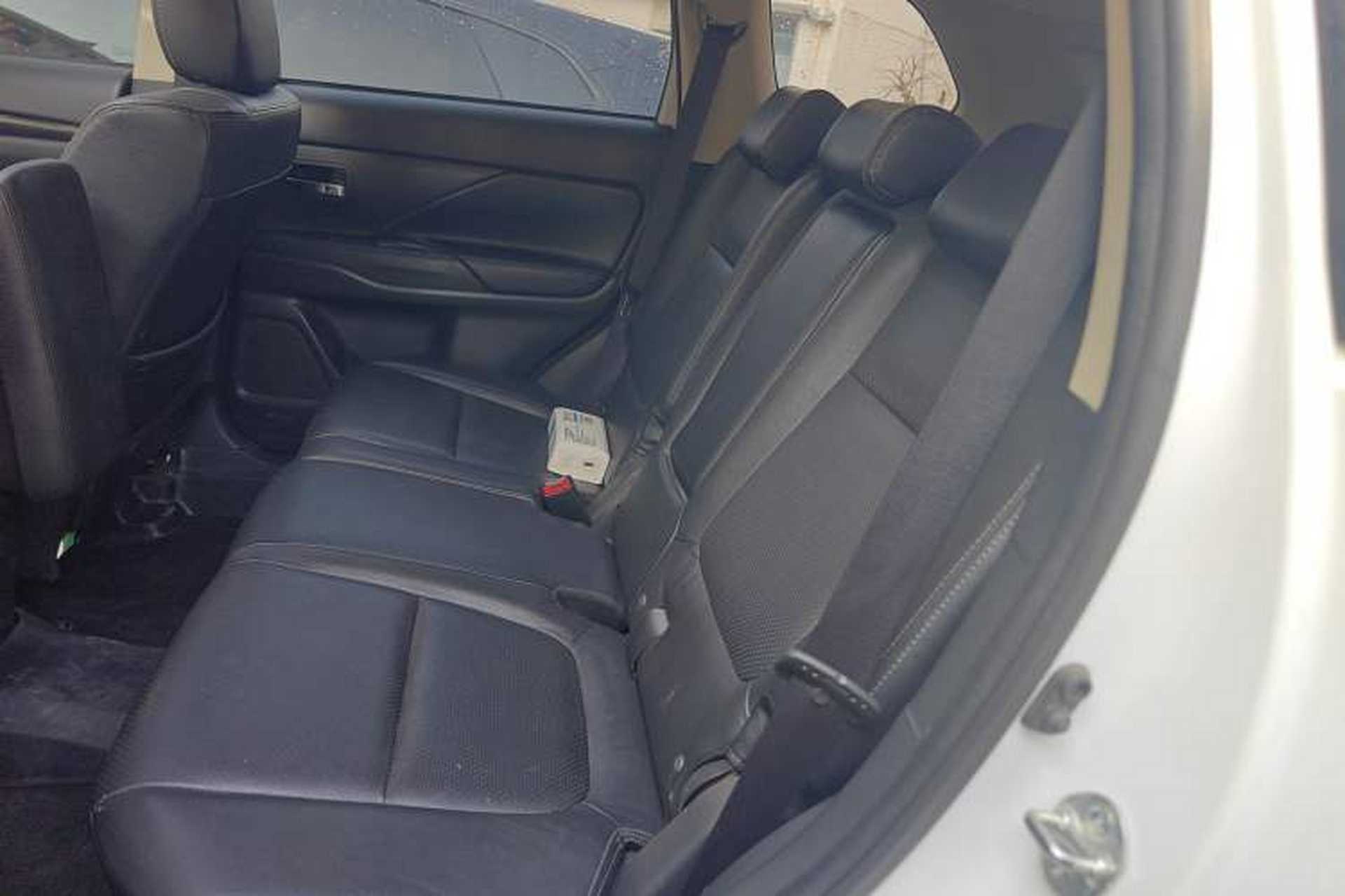 Used Mitsubishi Outlander 2016 2.4L 4x4 Elite Edition 5 Seats Left Rear Seat