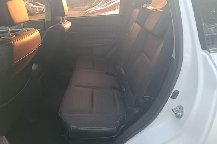 Used Mitsubishi Outlander 2016 2.4L 4x4 Luxury Edition 7-Seater Left Rear Seat