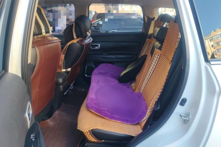 Used Mitsubishi Outlander 2016 2.4L 4x4 Elite Edition 5 Seats Left Rear Seat
