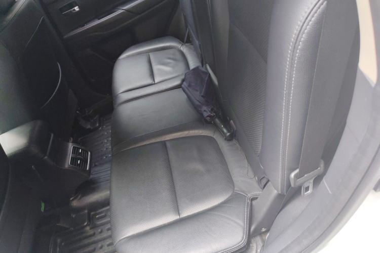 Used Mitsubishi Outlander 2016 2.4L 4x4 Elite Edition 5 Seats Left Rear Seat
