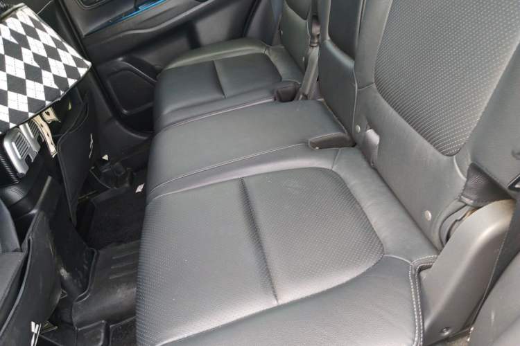 Used Mitsubishi Outlander 2016 2.4L 4x4 Luxury Edition 7-Seater Left Rear Seat