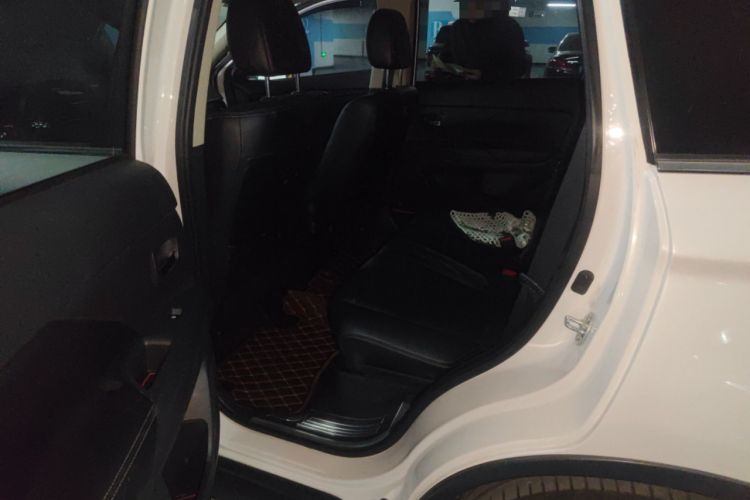 Used Mitsubishi Outlander 2016 2.4L 4x4 Elite Edition 7-Seater Left Rear Seat