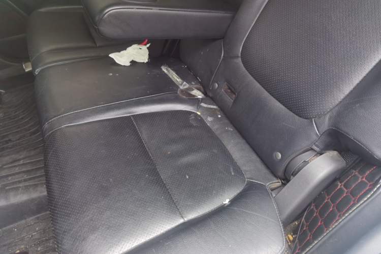 Used Mitsubishi Outlander 2016 2.4L 4x4 Luxury Edition 7-Seater Left Rear Seat