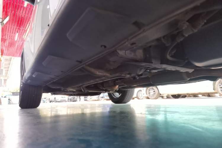 Used Mitsubishi Outlander 2016 2.4L 4x4 Luxury Edition 7-Seater Left Side Sill