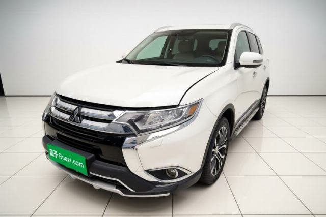 Used Mitsubishi Outlander 2016 2.4L 4x4 Luxury Edition 7-Seater