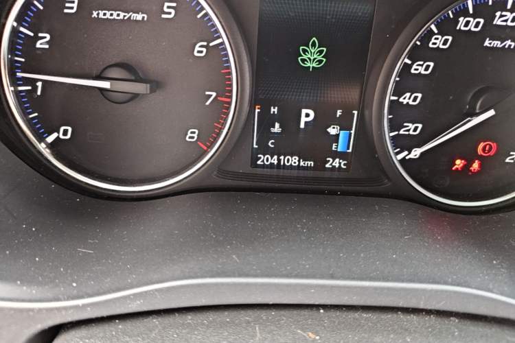 Used Mitsubishi Outlander 2016 2.4L 4x4 Elite Edition 5 Seats Odometer Close Up